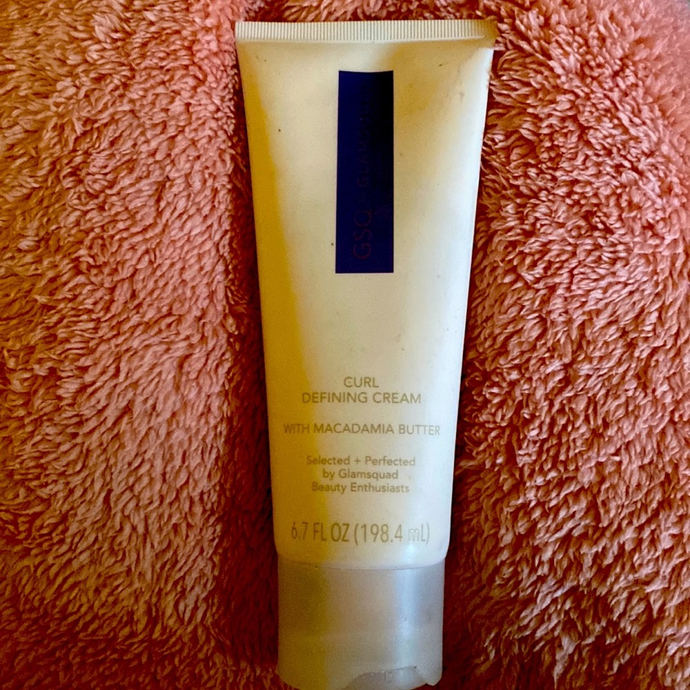 Defining curl cream for beautiful hair